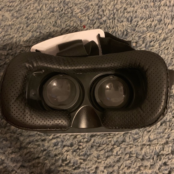 VIRTUAL R3DLITY™️ VR goggles - Picture 3 of 3